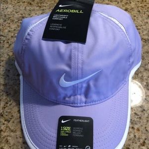 Nike feather light hat